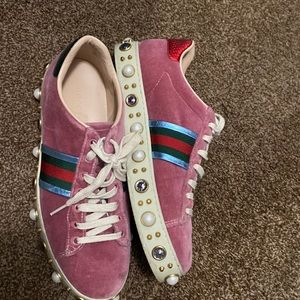 Super cute pink Gucci sneakers!